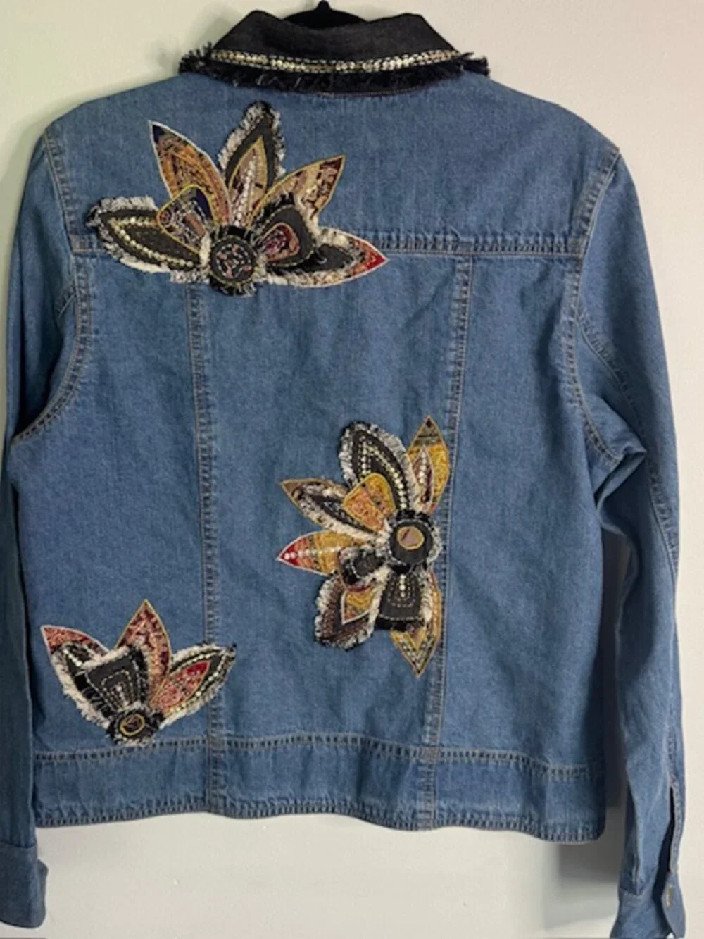 Vintage Bleu Bayou Floral Embroidered Patchwork Denim Jacket Size Medium - Picture 2 of 7